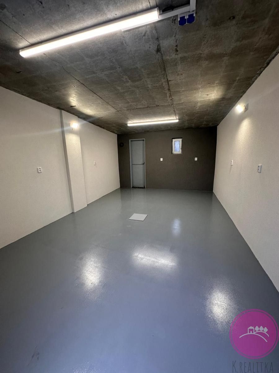 Garáže, Holice, Olomouc, 28 m²