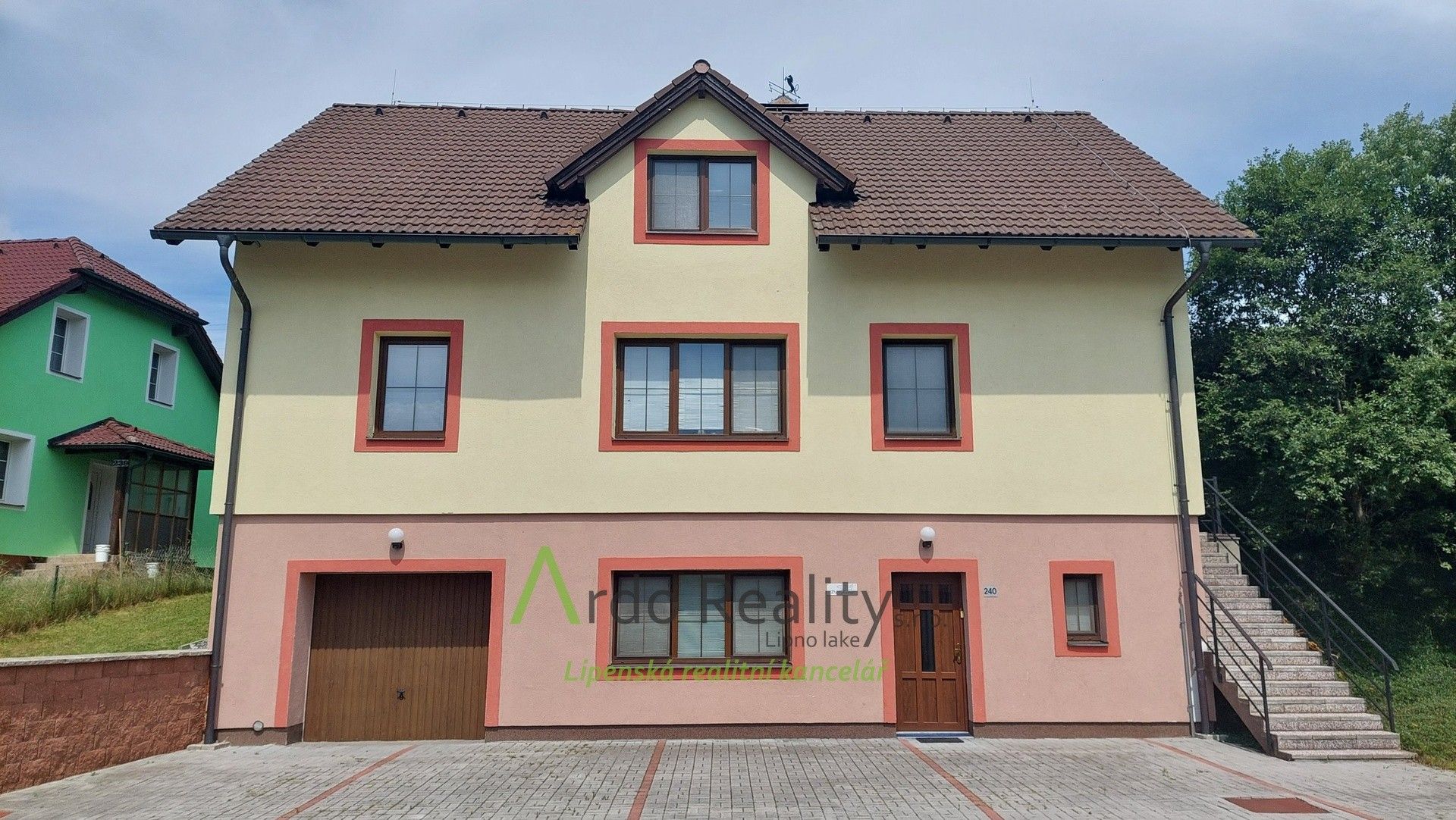 Rodinné domy, Frymburk, 255 m²