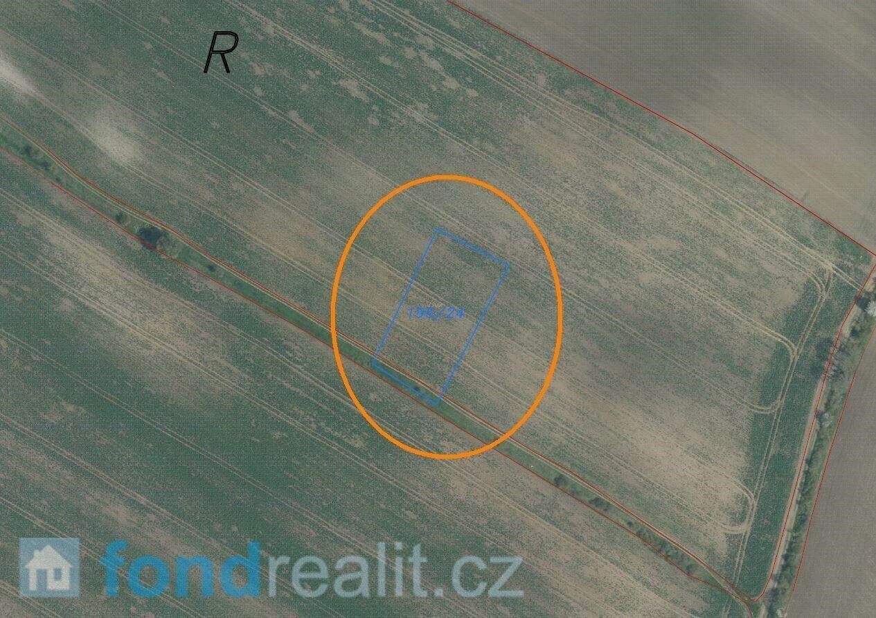 Prodej zemědělský pozemek - Mlčechvosty, Vraňany, 959 m²