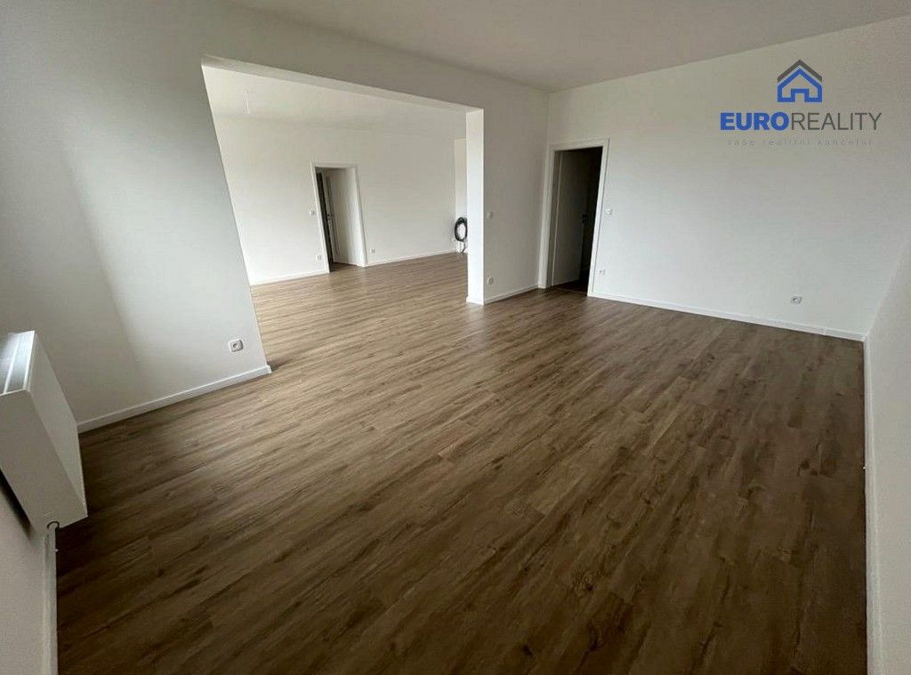 Prodej byt 2+kk - Sedlecká, Karlovy Vary, 3 184 m²