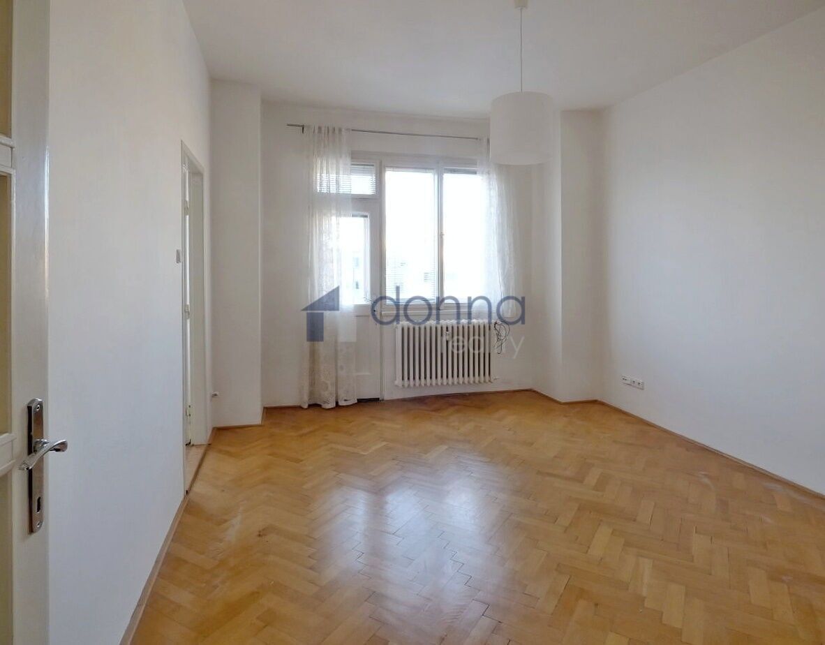 2+kk, Šrobárova, Praha, 48 m²