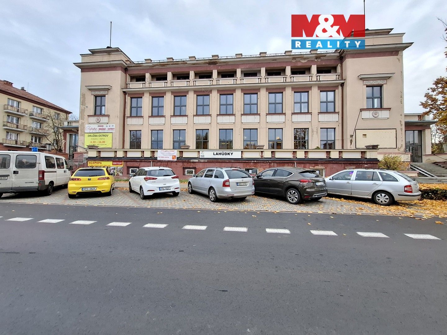 Obchodní prostory, Hlavní třída, Ostrov, 600 m²