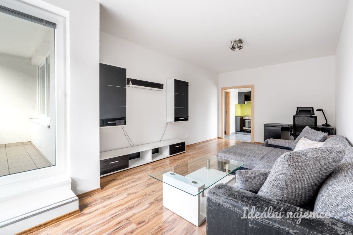 2+1, Hornoměcholupská, Praha, 53 m²