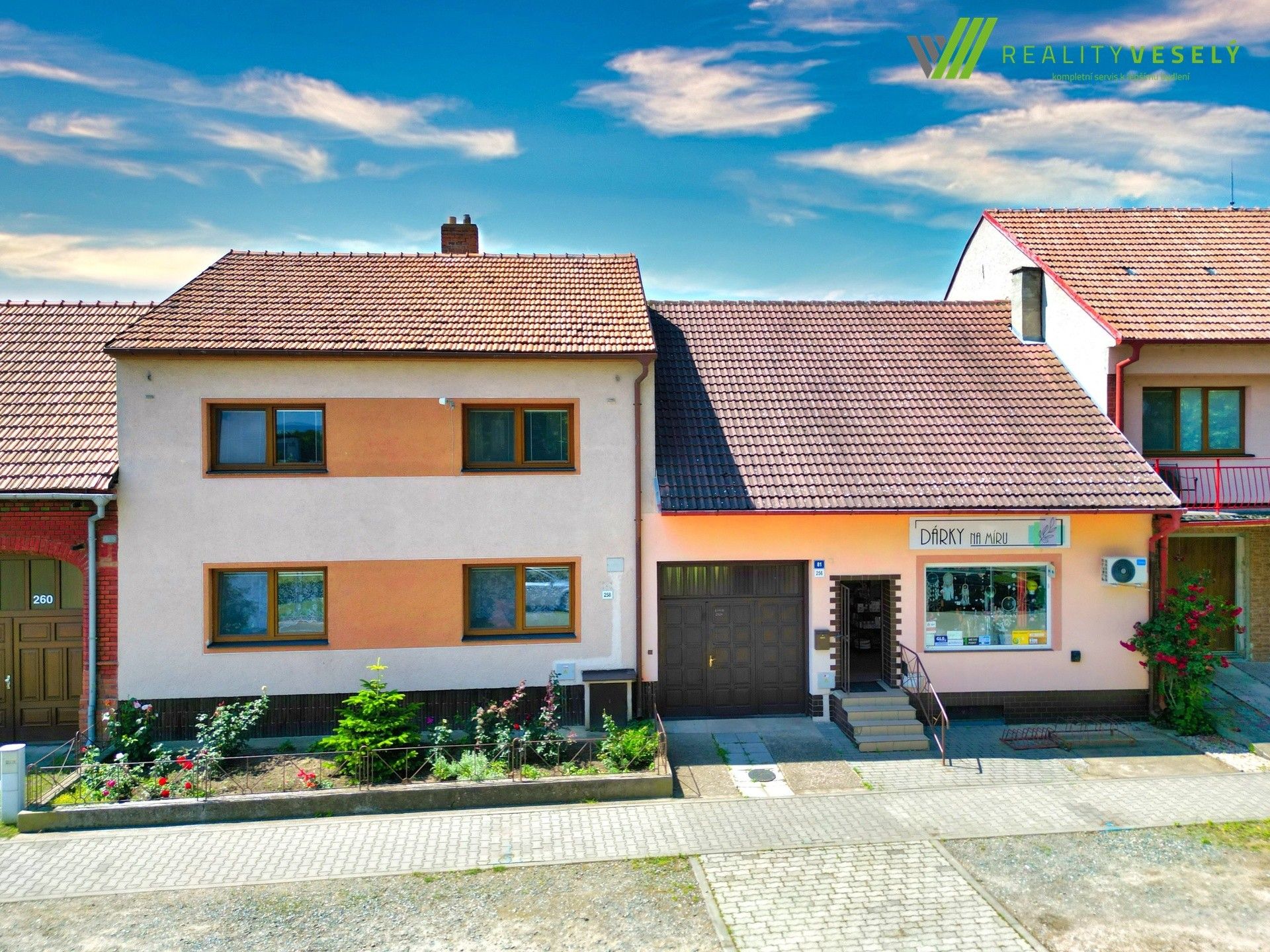 Prodej dům - Lužice, 240 m²