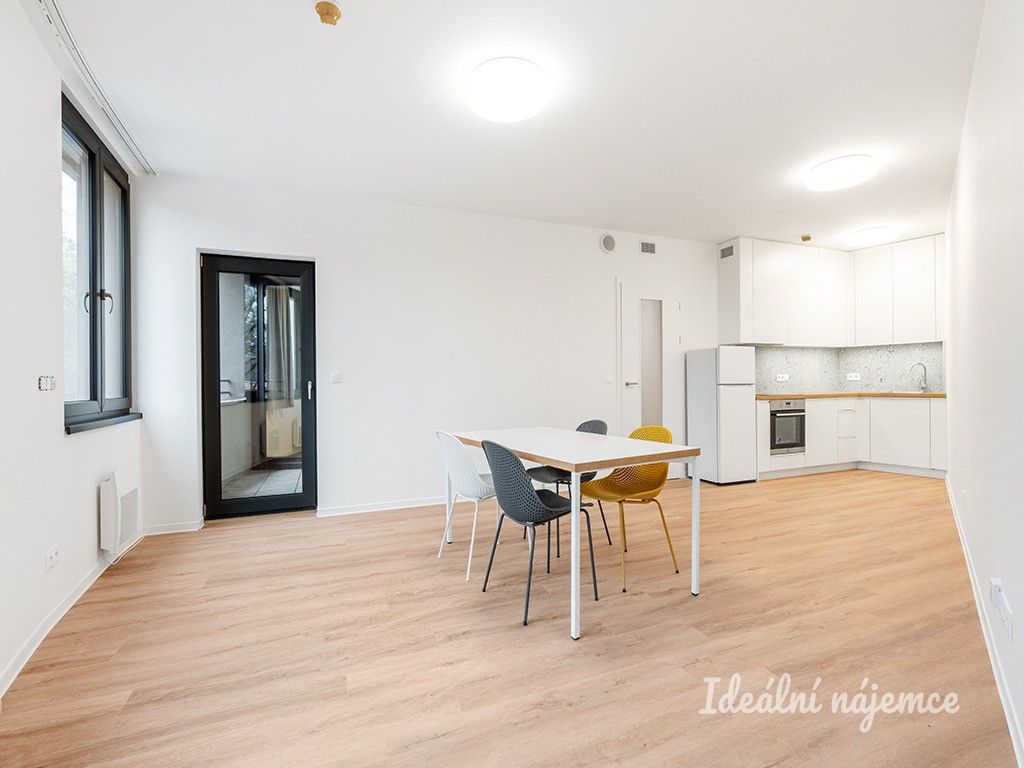 3+kk, Na Větrníku, Praha, 83 m²