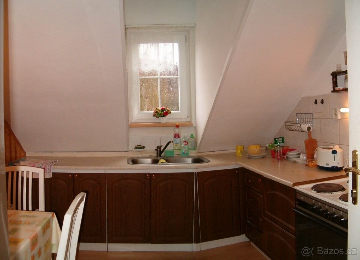 Pronájem byt - Březová, 360 01