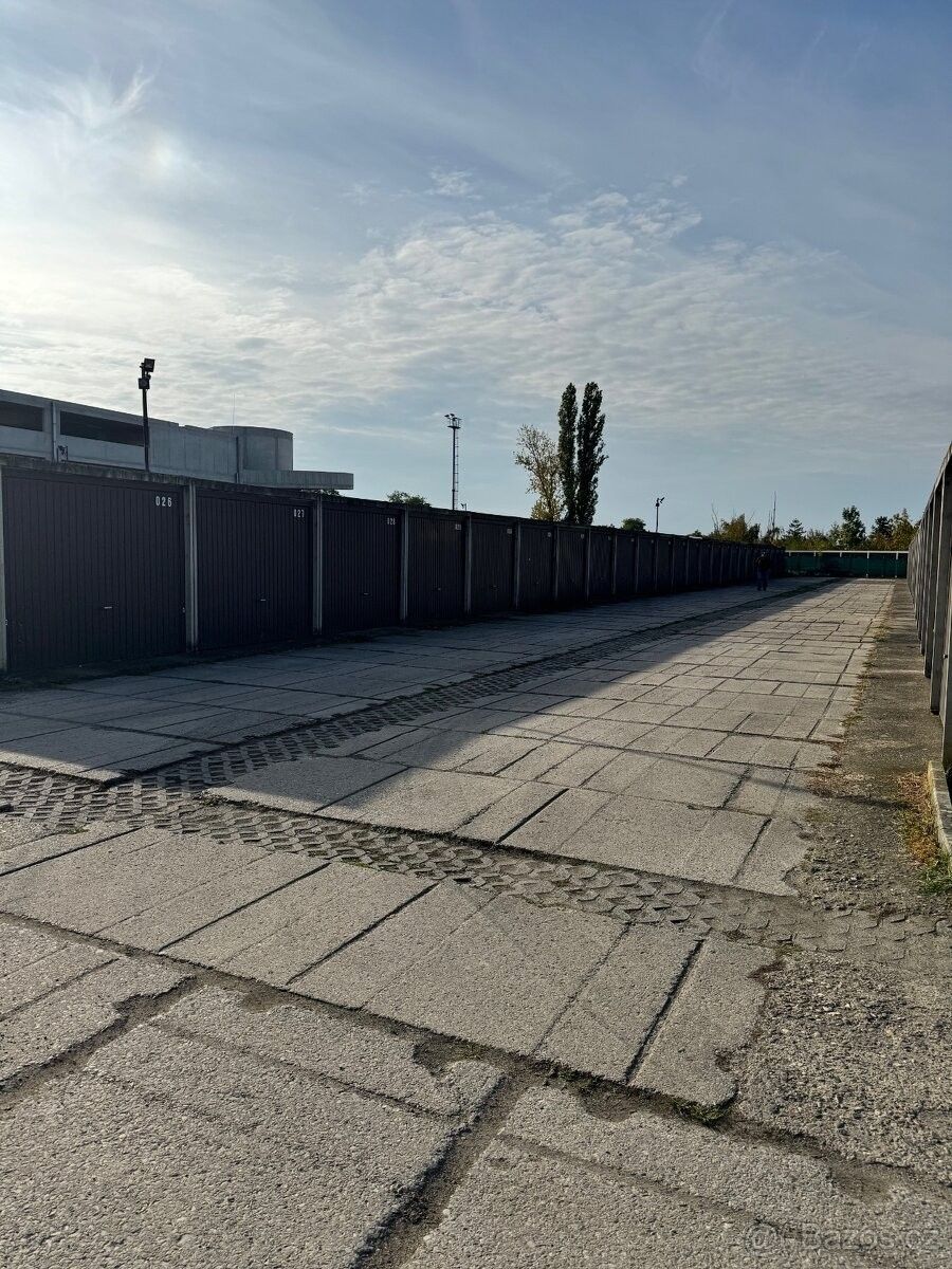 Garáže, Brandýs nad Labem-Stará Boleslav, 250 01, 18 m²