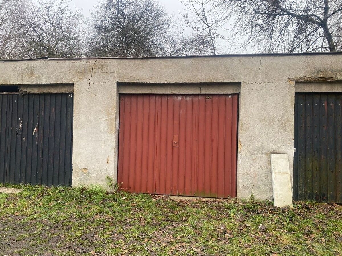 Garáže, Praha, 106 00