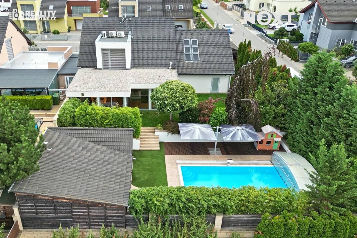 Rodinné domy, Moravany, 382 m²