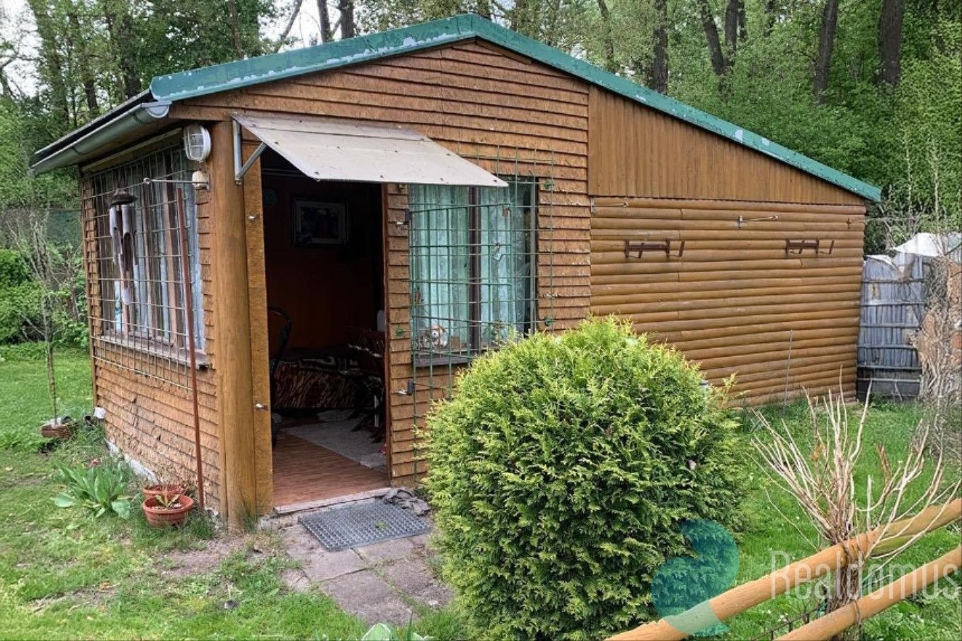 Zahrady, Pardubice, 387 m²