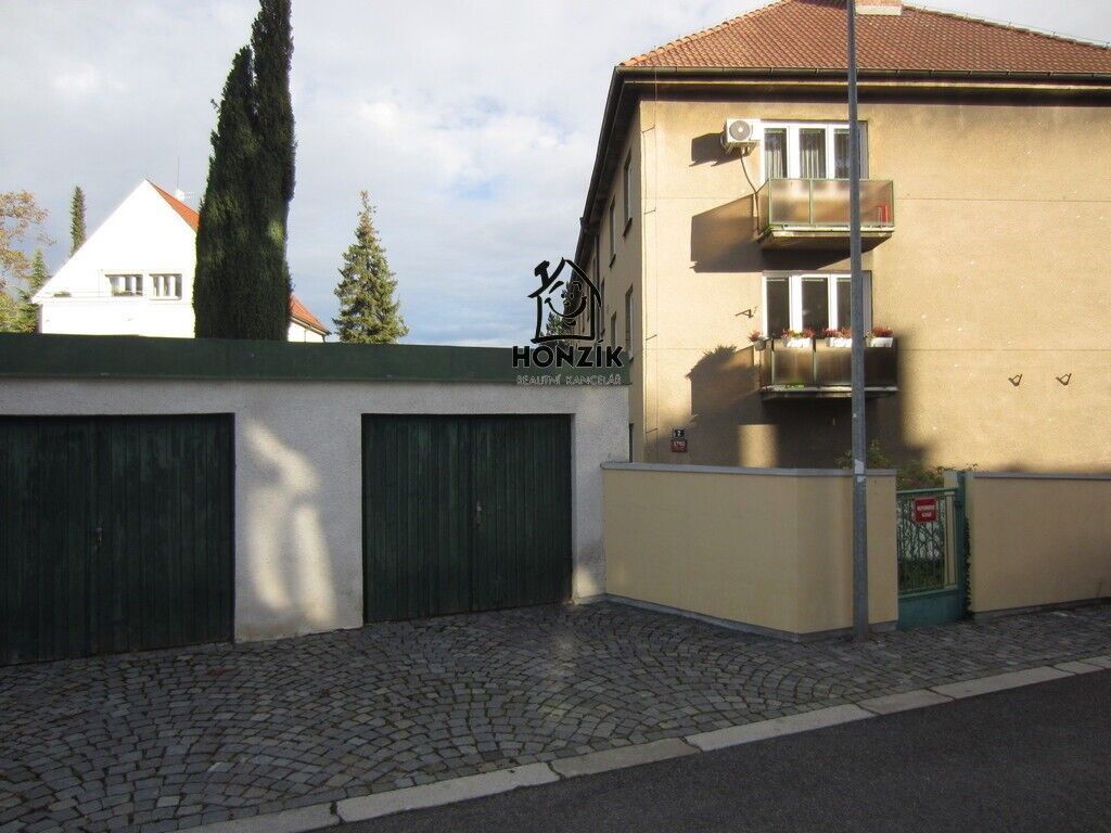 Prodej garáž - U třetí baterie, Praha, 16 m²