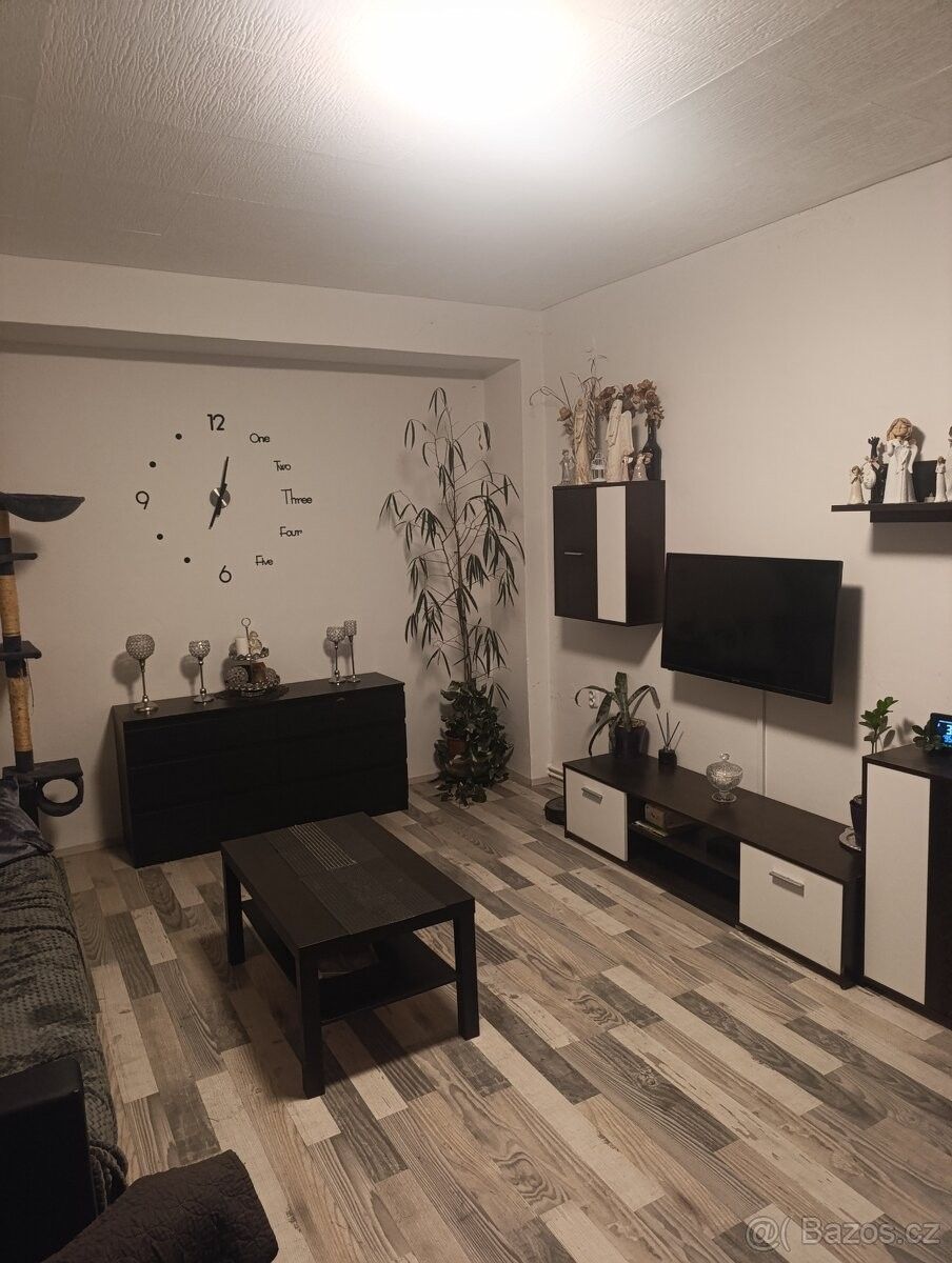 Byty, Dobřenice, 503 25