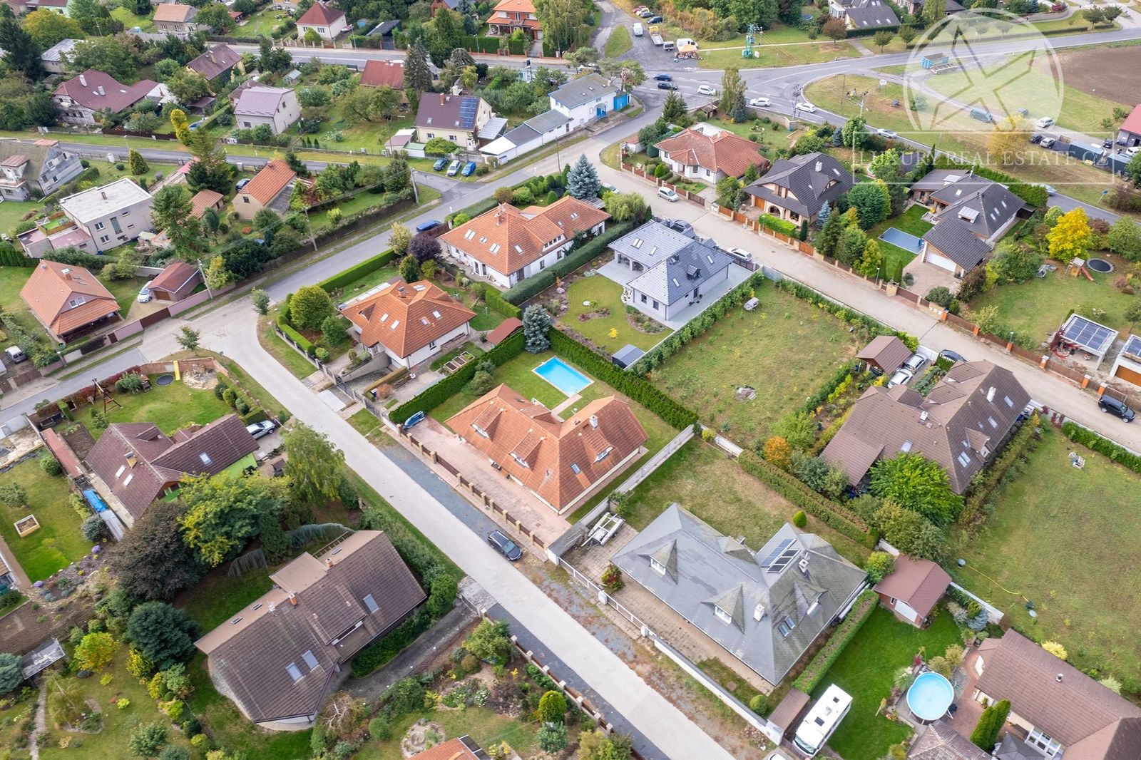 Prodej rodinný dům - Polní, Hovorčovice, 345 m²