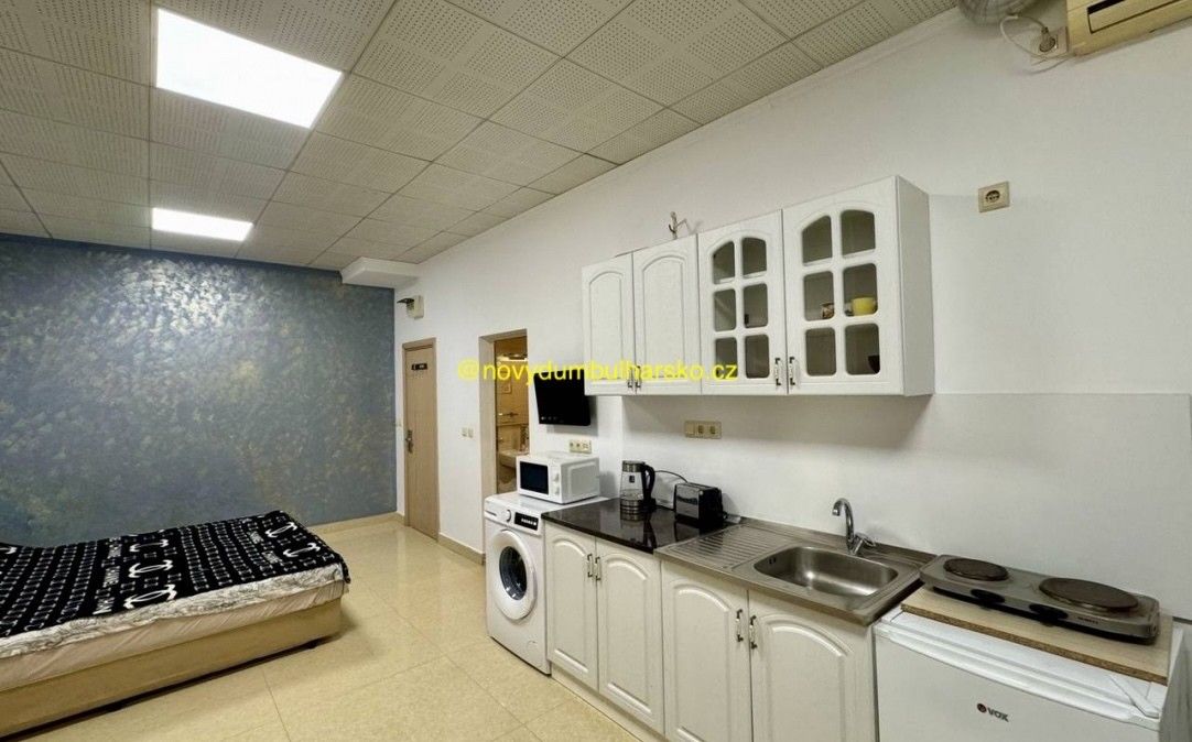 Byty, 987 66, Zahraničí