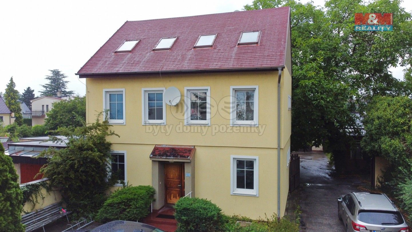 Rodinné domy, Dvorská, Hradec Králové, 858 m²