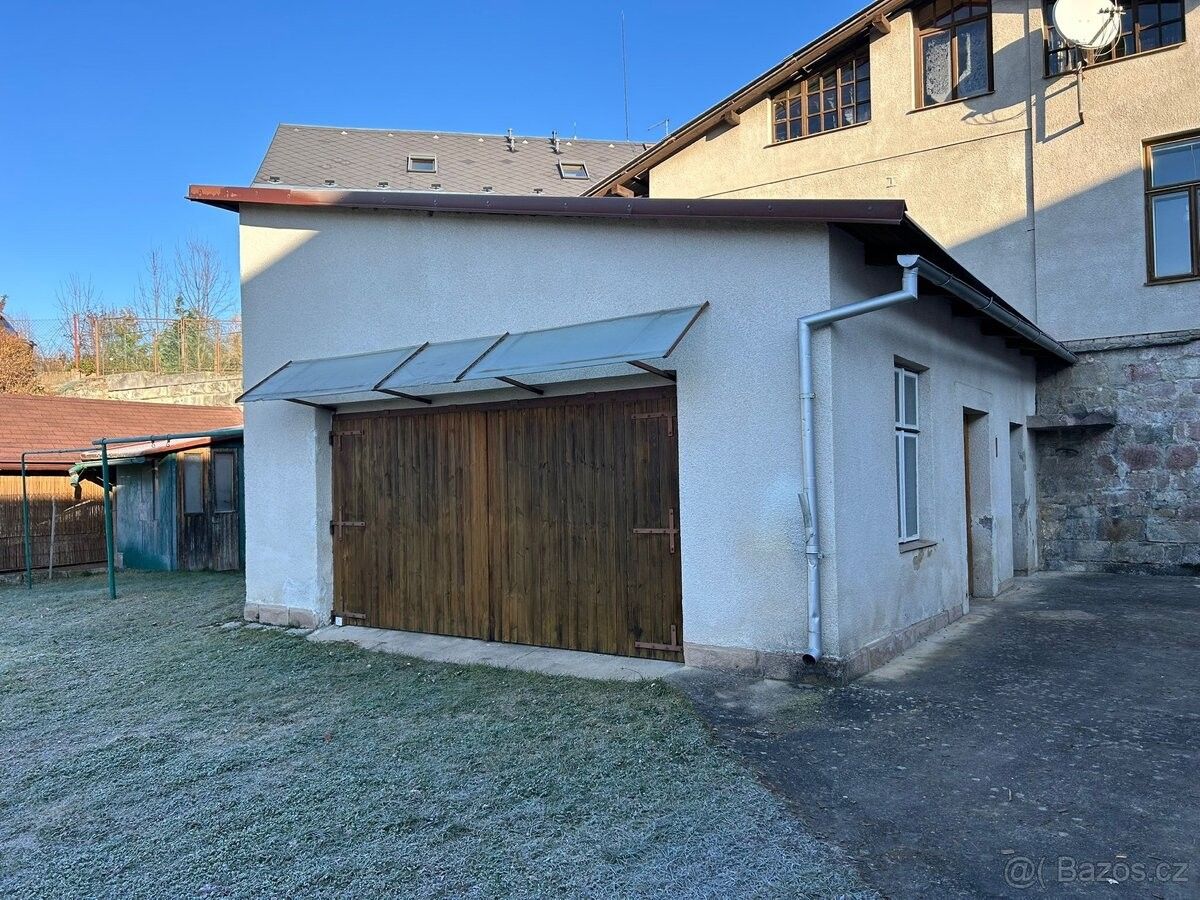 Garáže, Rovensko pod Troskami, 512 63