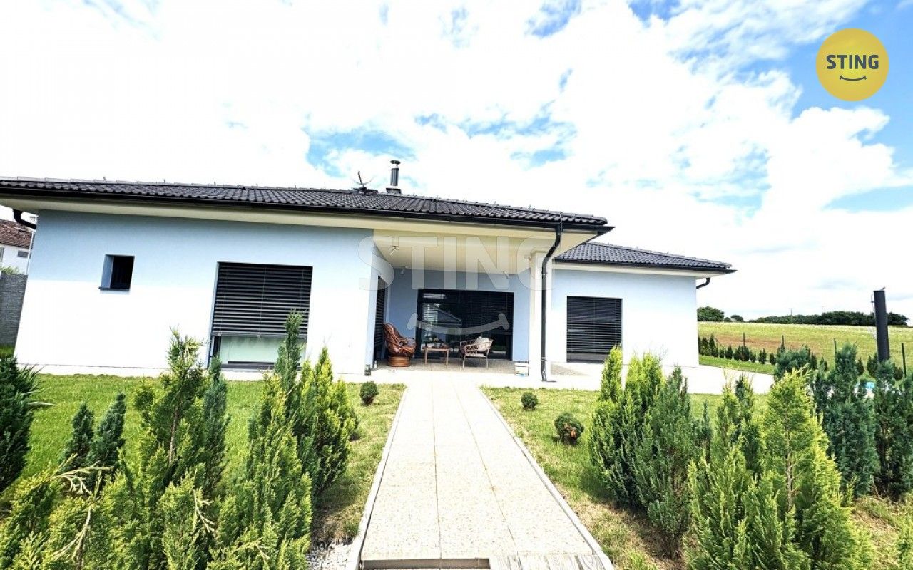 Prodej rodinný dům - Lišov, 160 m²
