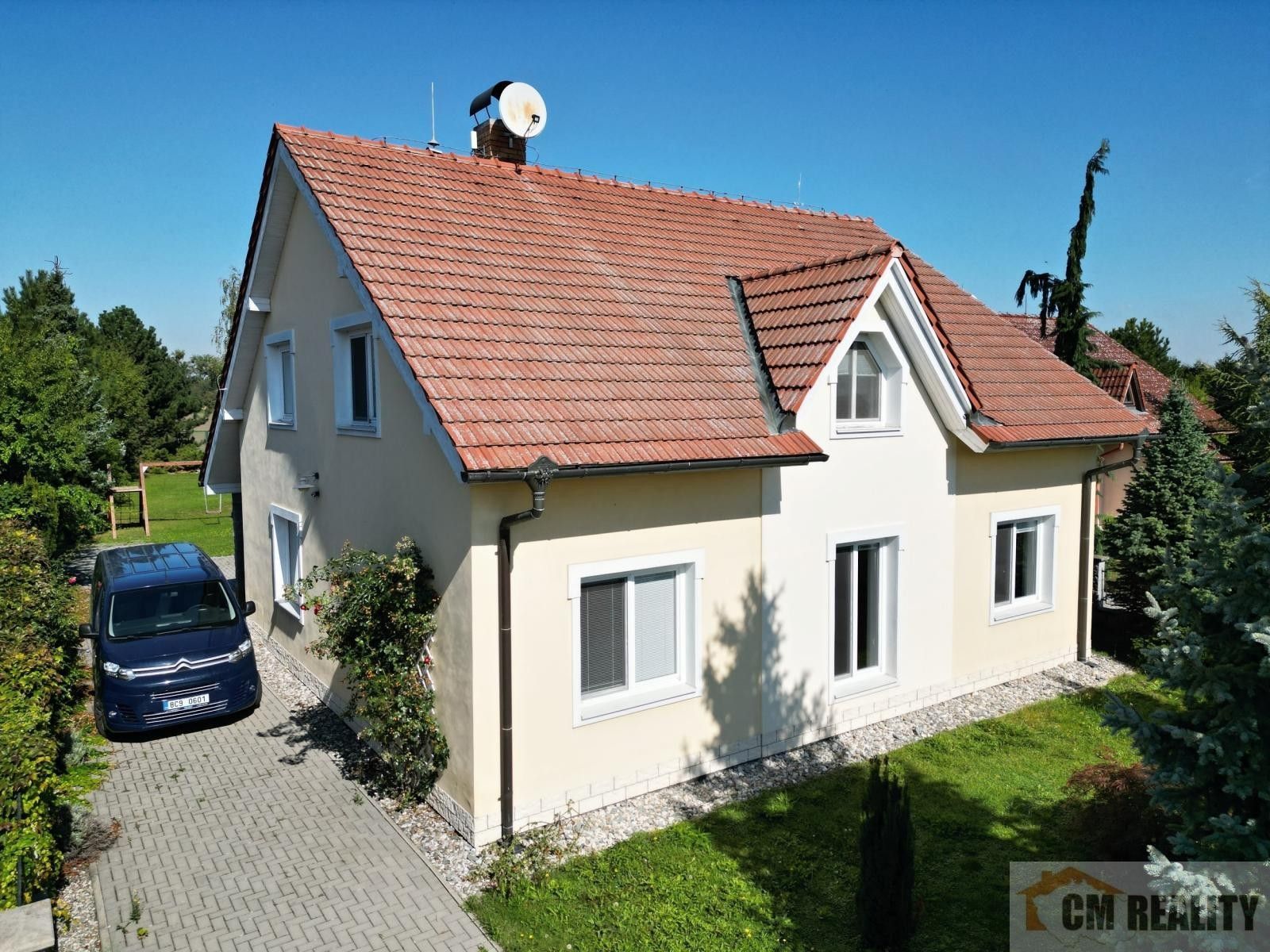 Prodej dům - Charváty, 210 m²