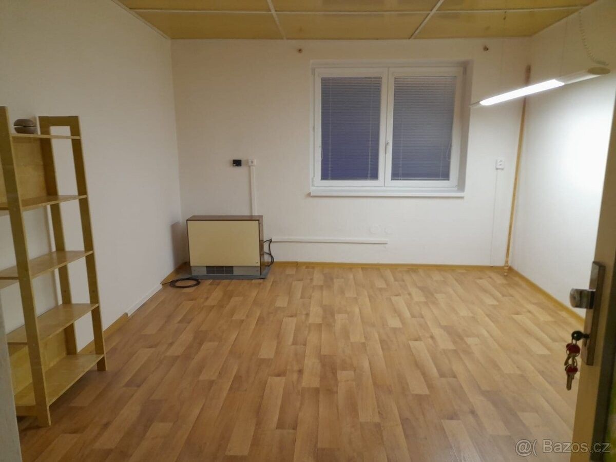 Pronájem obchodní prostory - Jilemnice, 514 01, 18 m²