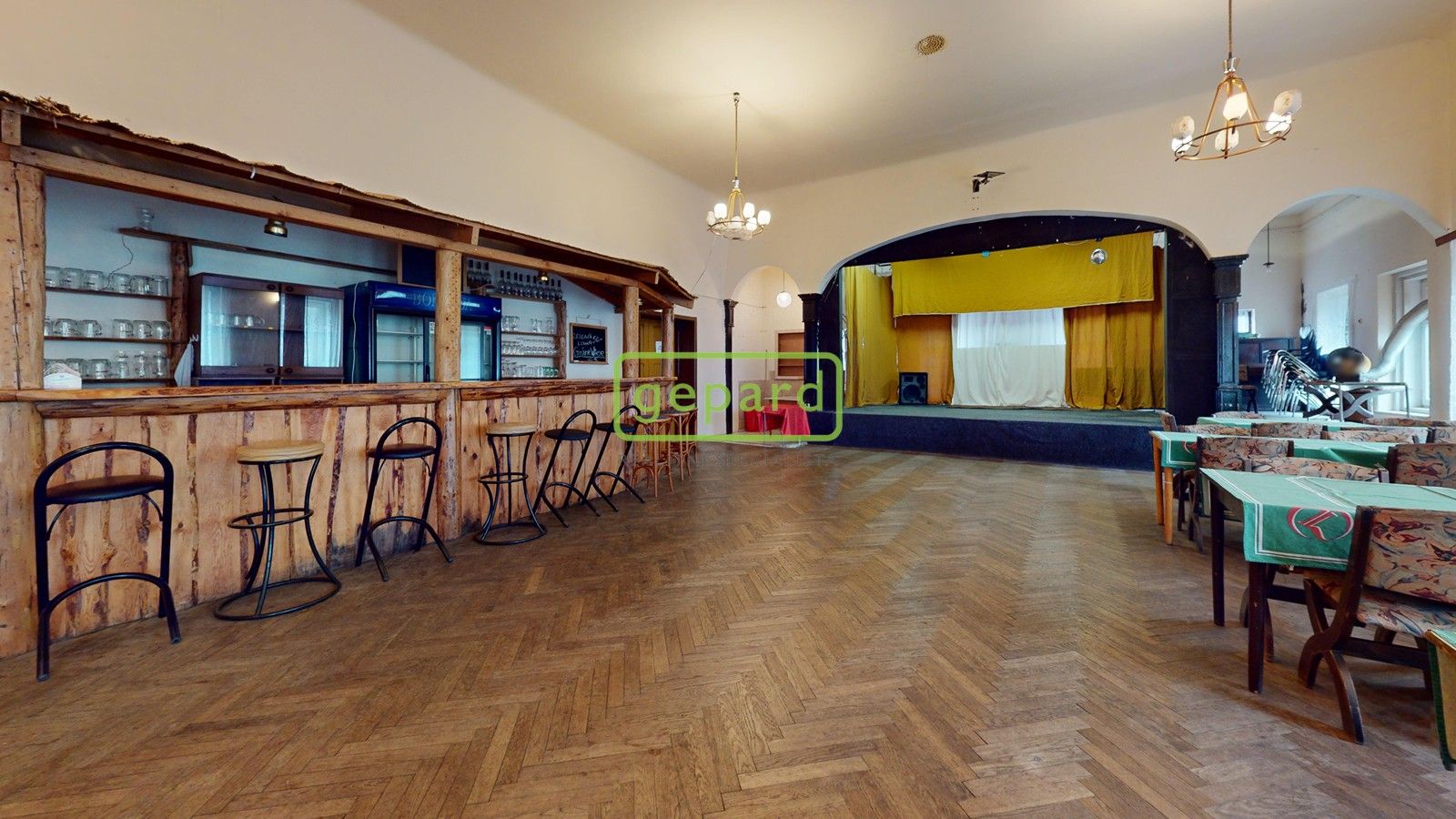 Prodej restaurace - nám. Pionýrů, Hora Svaté Kateřiny, 807 m²