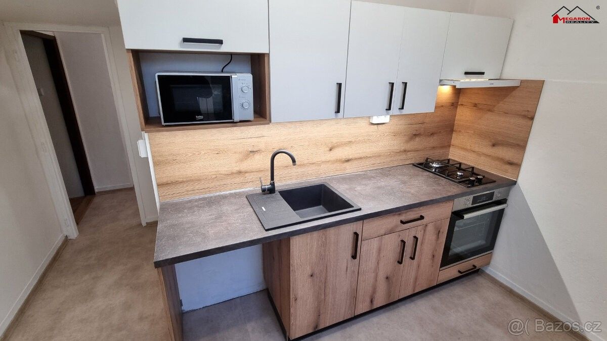 Byty, Břeclav, 690 02