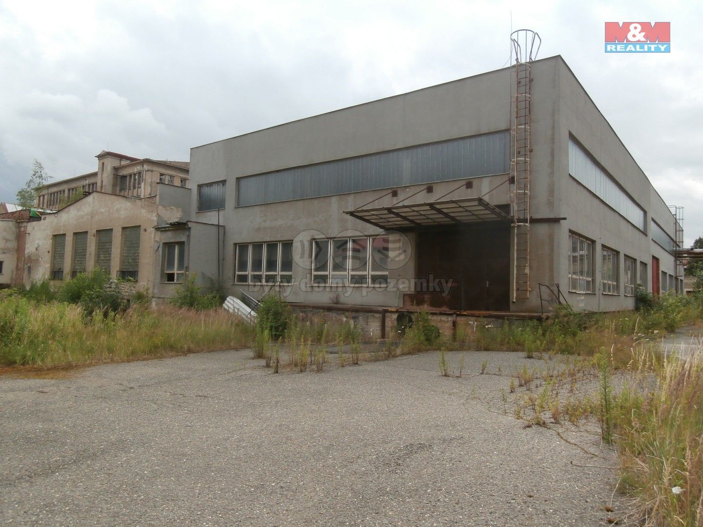 Sklady, Červený Kostelec, 1 600 m²