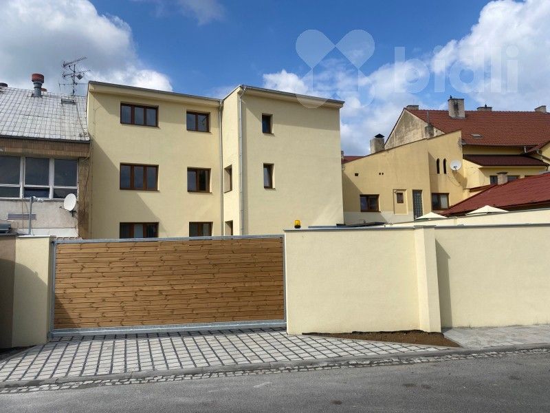 2+kk, Masarykovo nám., Vizovice, 53 m²