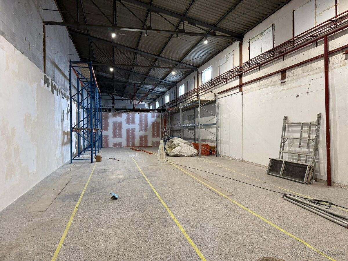 Sklady, Jenštejn, 250 73