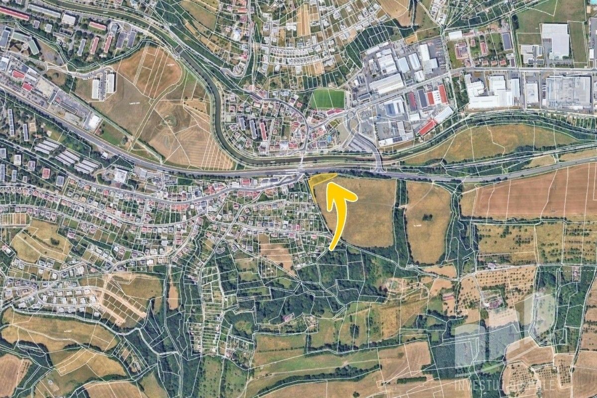 Prodej pozemek - Nad Pramenem, Zlín, 2 025 m²