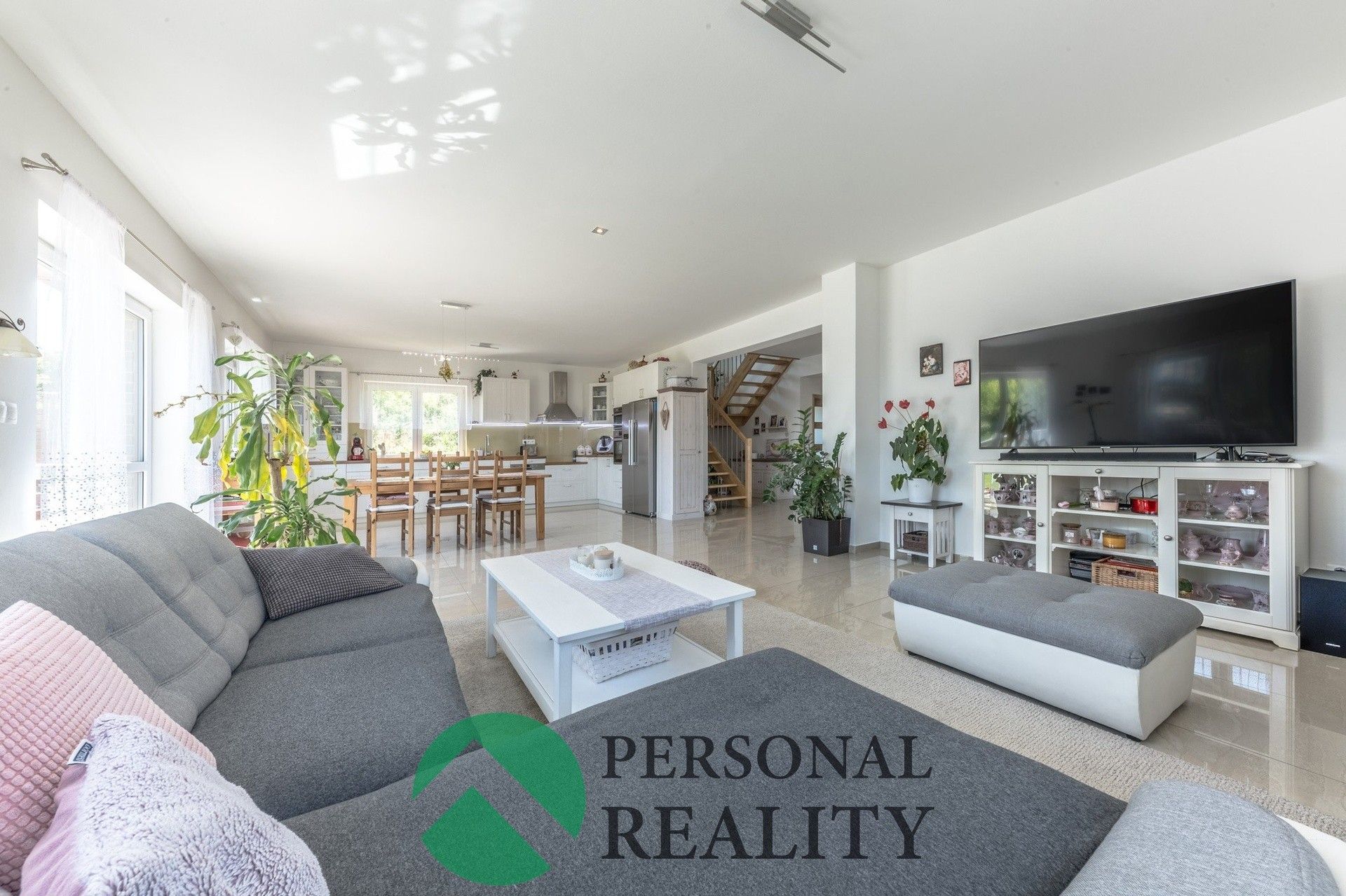 Prodej rodinný dům - Karlštejnská, Tachlovice, 208 m²