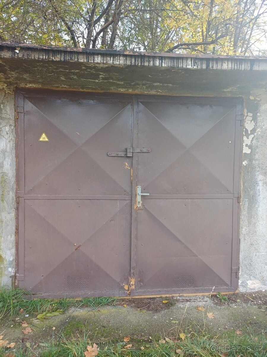 Garáže, Ústí nad Labem, 400 03