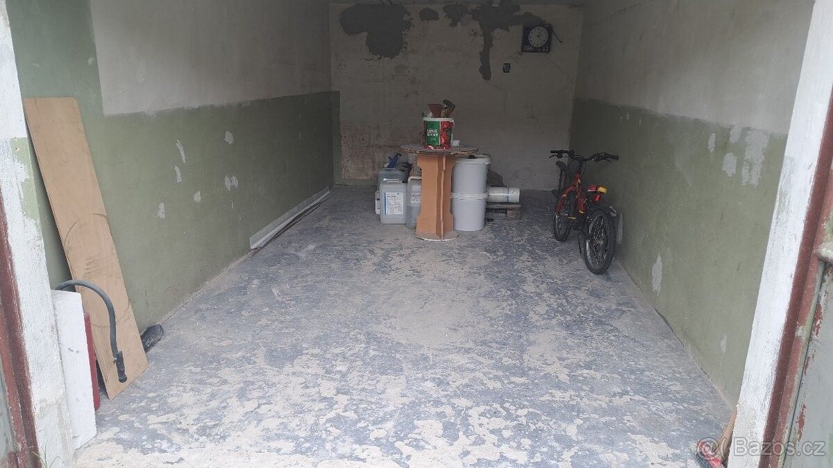 Garáže, Bukovno, 293 01