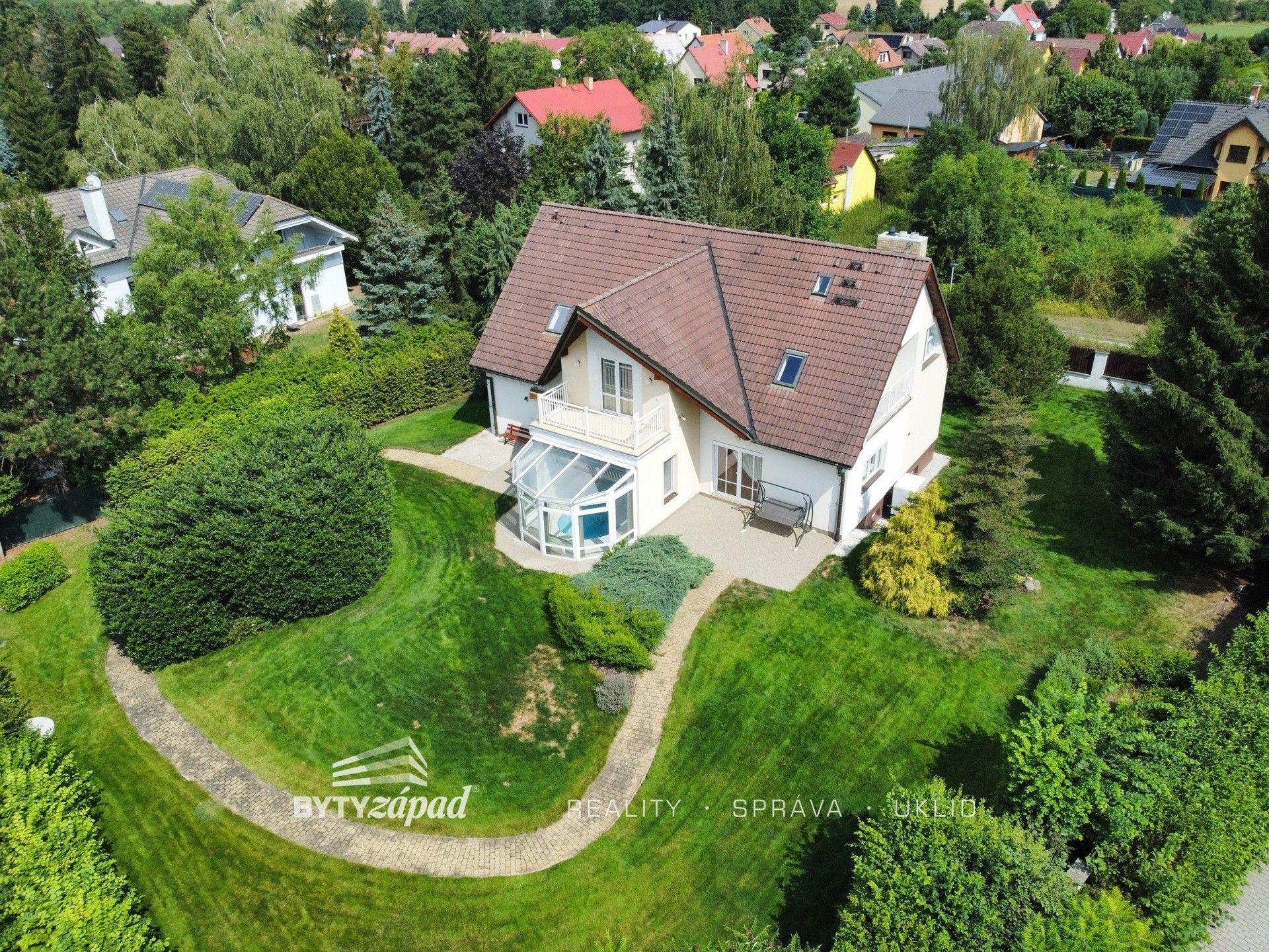 Prodej dům - Lipová, Dobřejovice, 409 m²