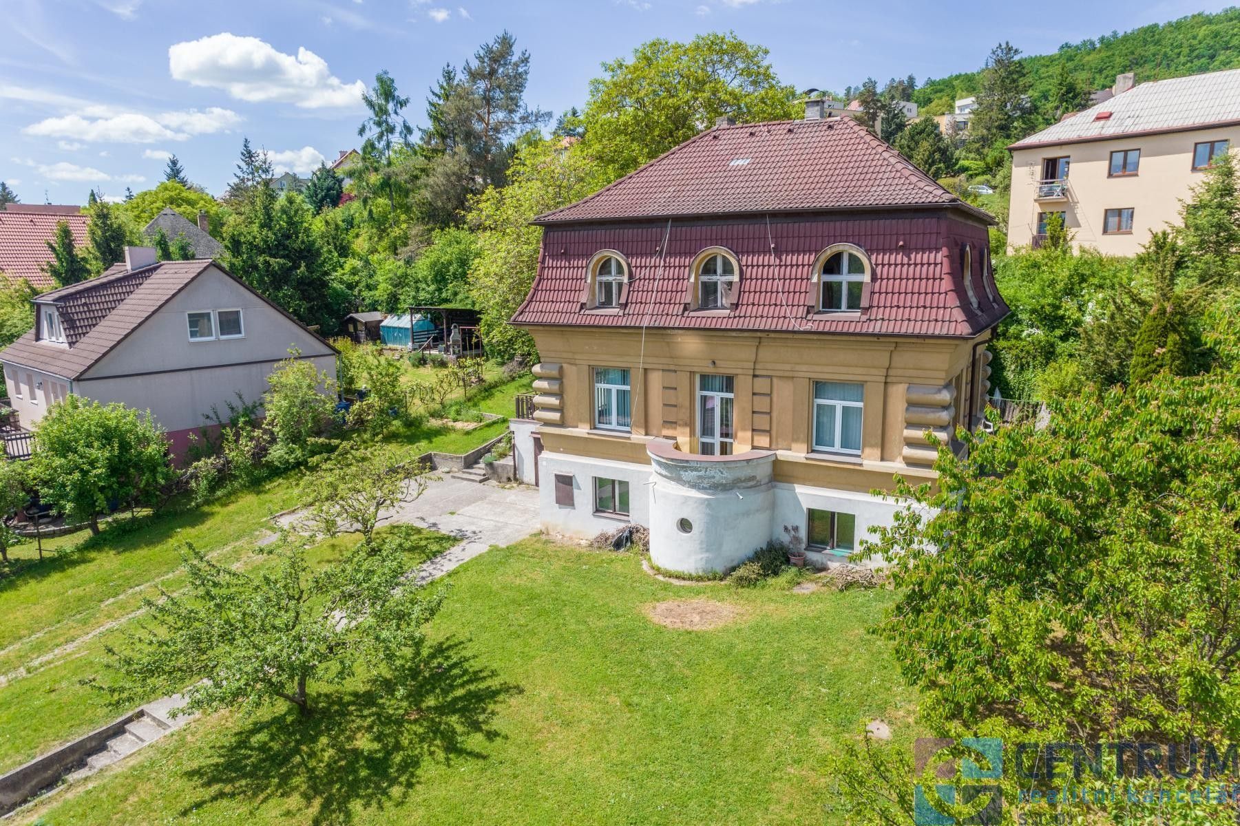 Vily, Karlická, Praha, 272 m²