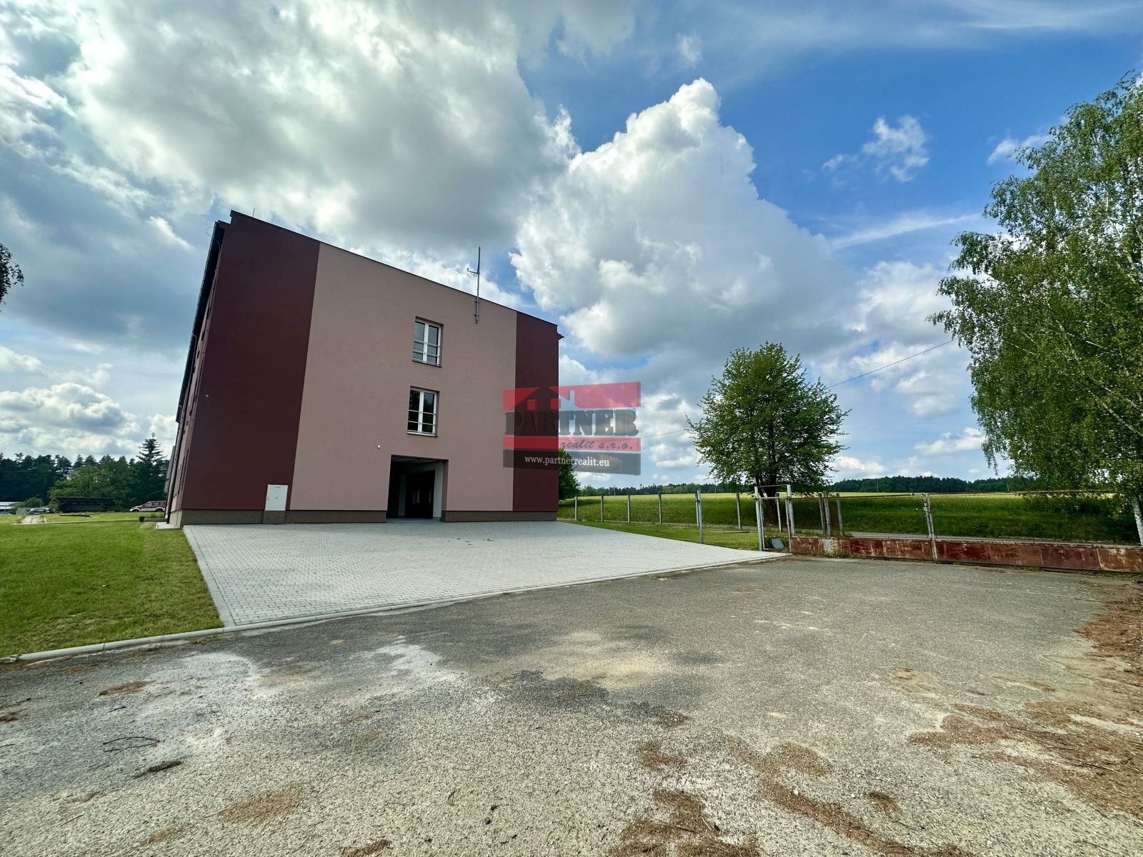 Pronájem sklad - Drhovice, 300 m²