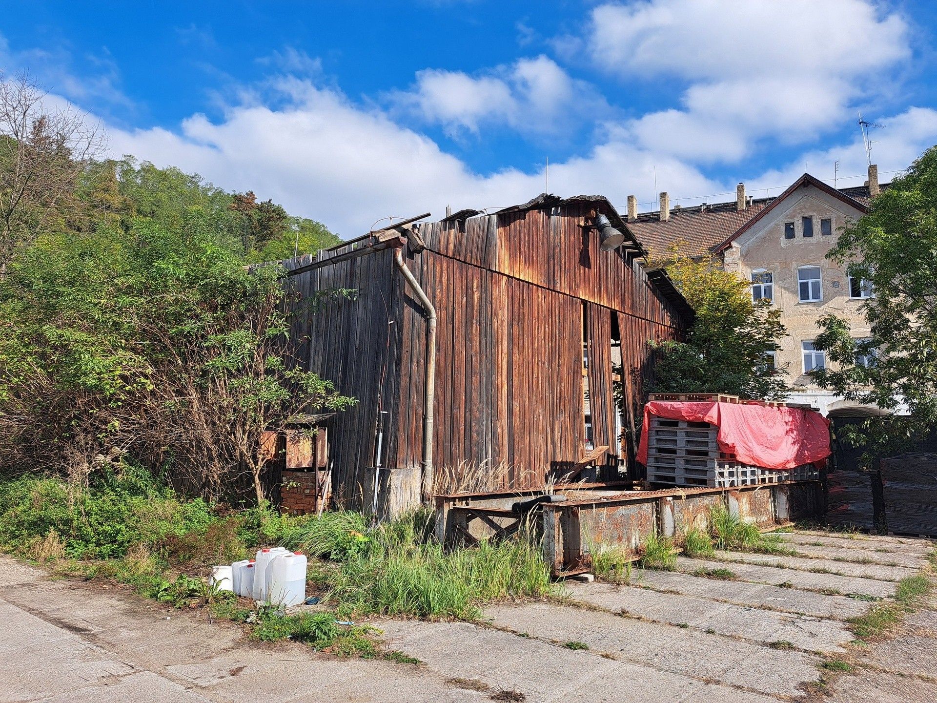 Sklady, Zákolany, 220 m²