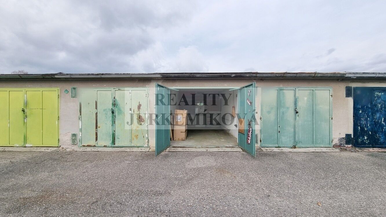 Garáže, Papírenská, České Budějovice, 16 m²