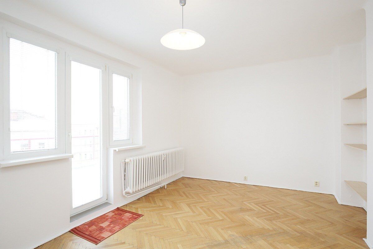 Pronájem byt 1+1 - Londýnská, Praha, 46 m²