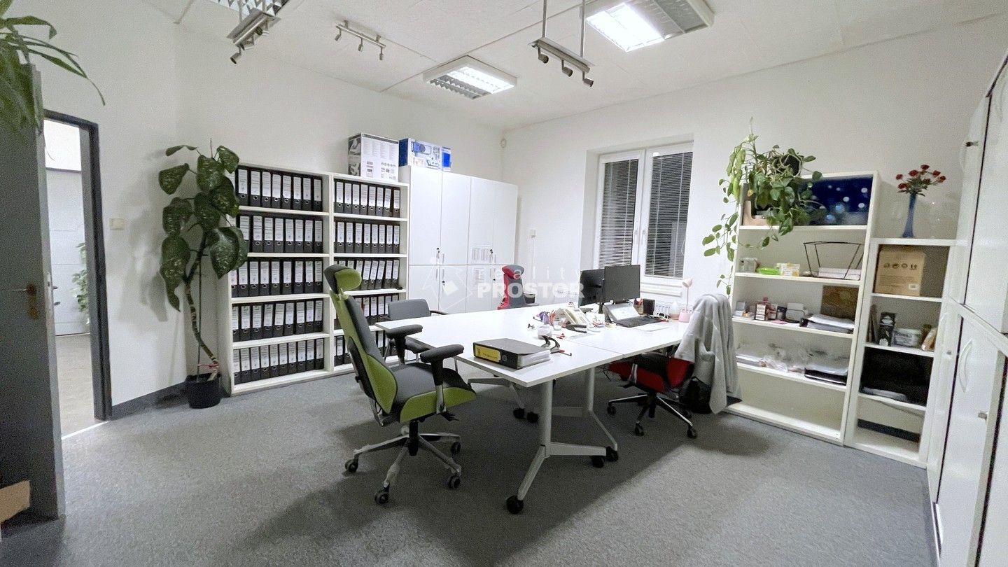 Kanceláře, Tovární, Jirny, 281 m²
