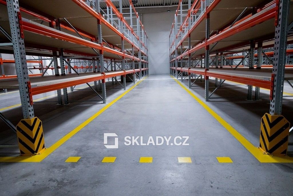 Pronájem sklad - Znojmo, 4 000 m²