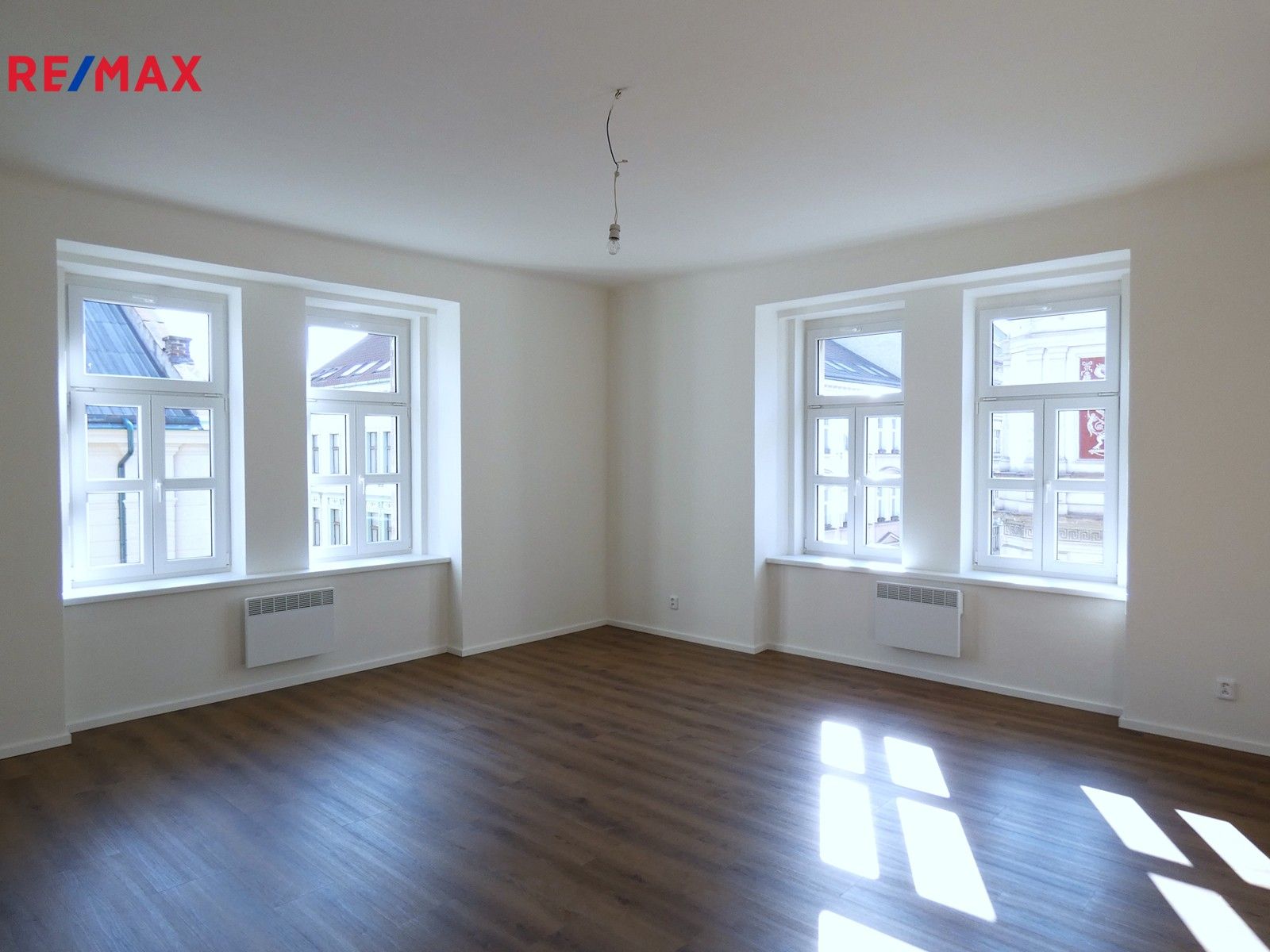 Pronájem byt 3+1 - Staropramenná, Praha, 83 m²