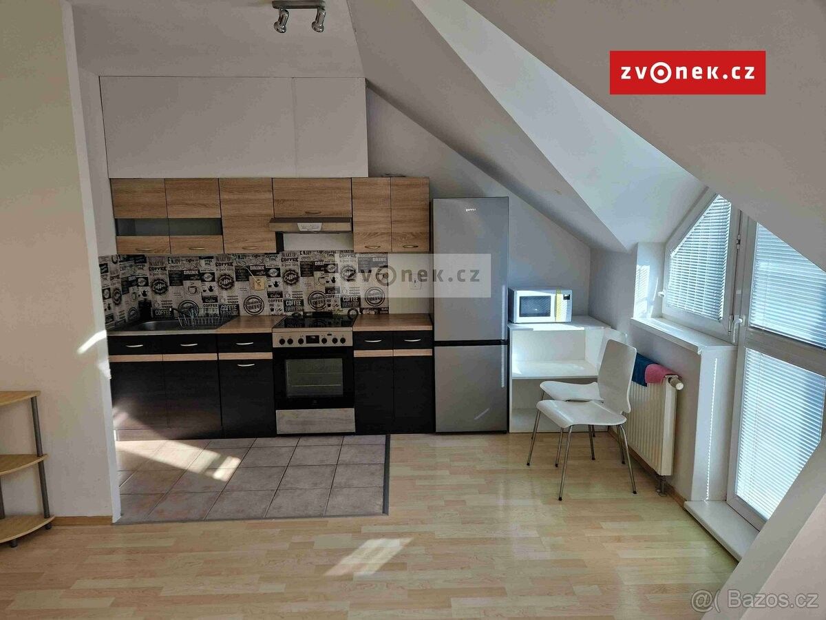 Pronájem byt 1+kk - Uherské Hradiště, 686 06, 44 m²