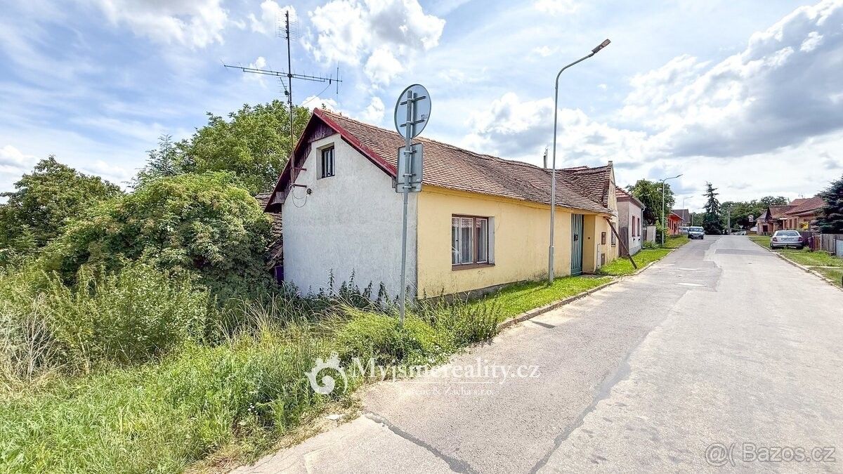 Rodinné domy, Bezkov, 669 02