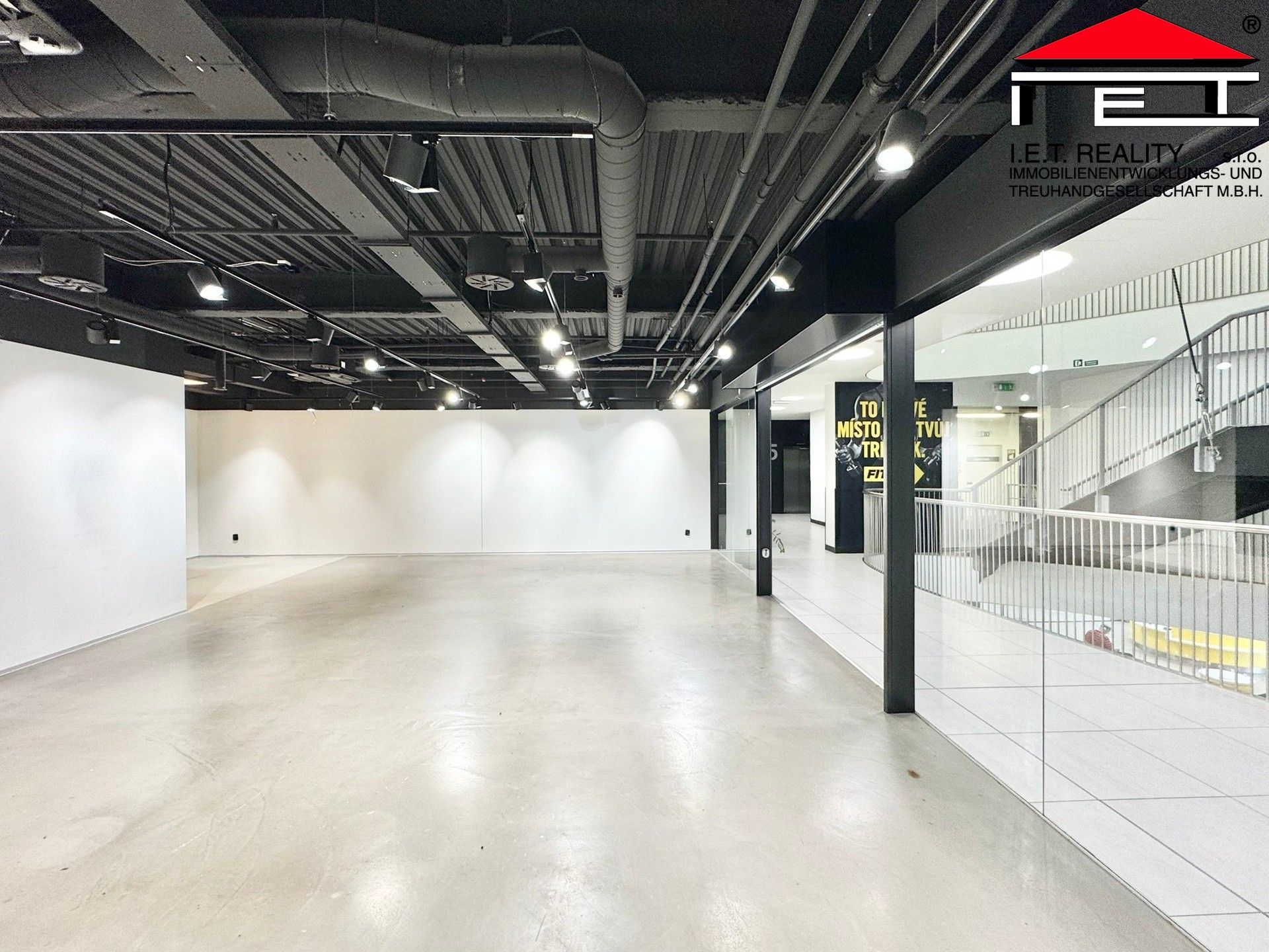 Pronájem obchodní prostory - Nádražní, Brno, 111 m²