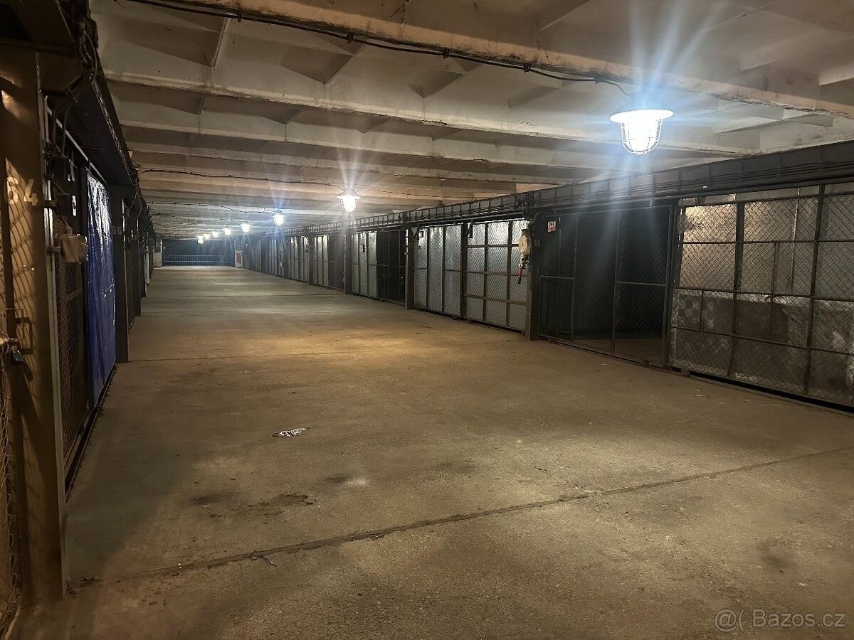 Pronájem garáž - Ostrava, 700 30