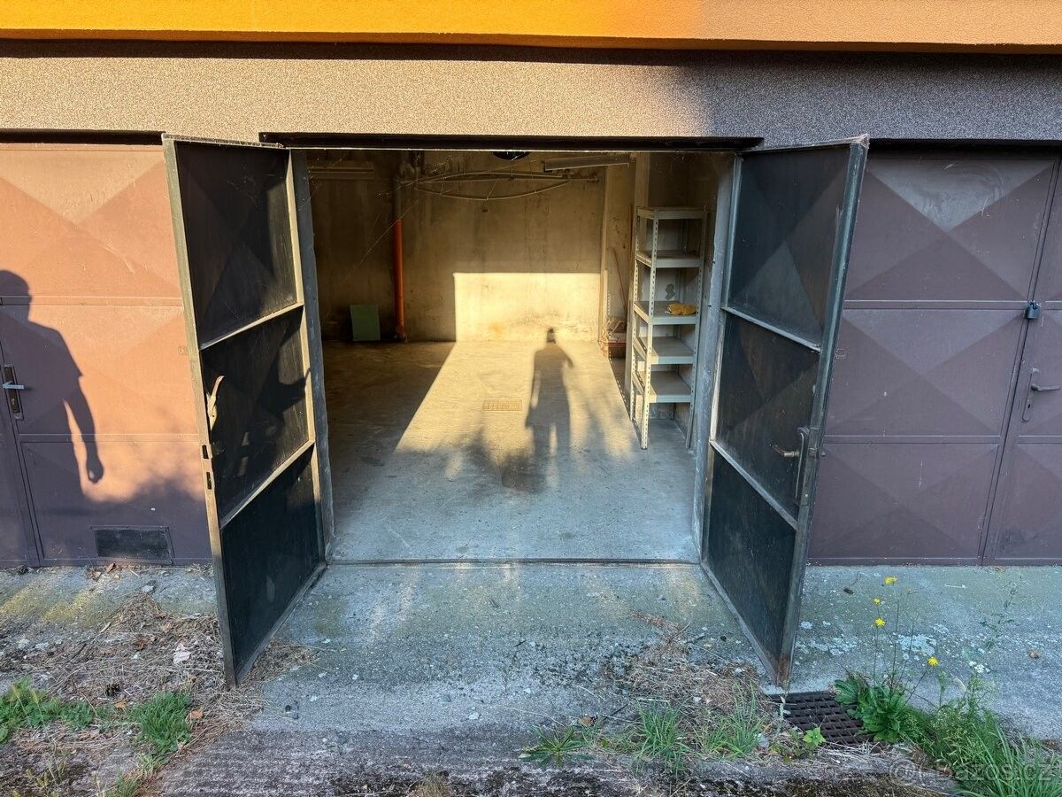 Garáže, Pardubice, 530 03