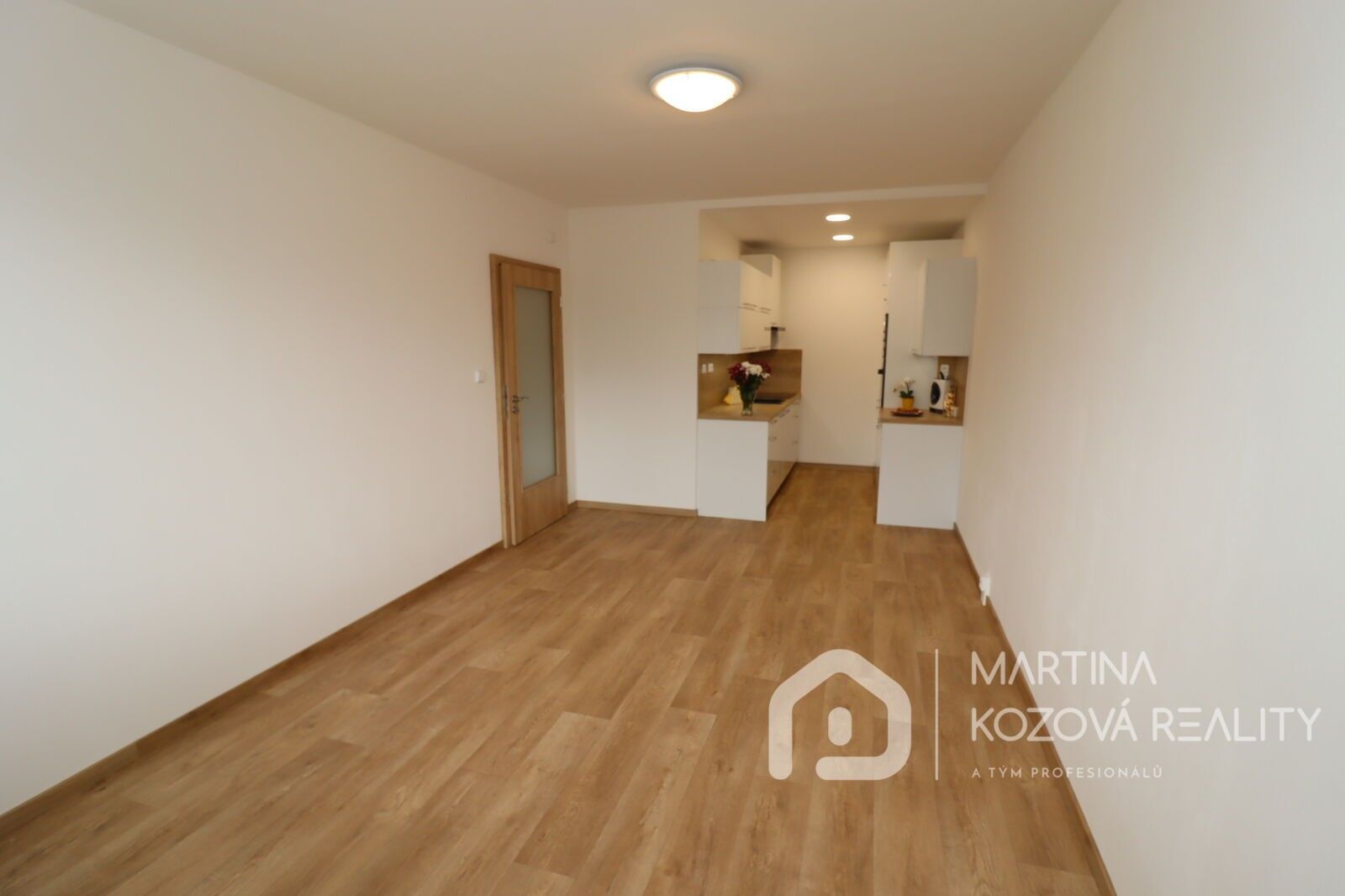 Pronájem byt 2+kk - Jarníkova, Praha, 45 m²