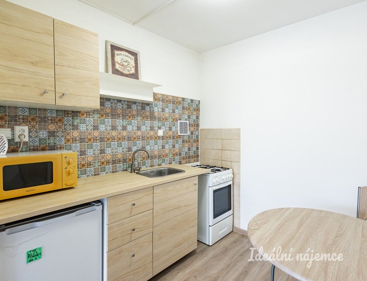 Pronájem byt 2+kk - Antala Staška, Praha, 40 m²