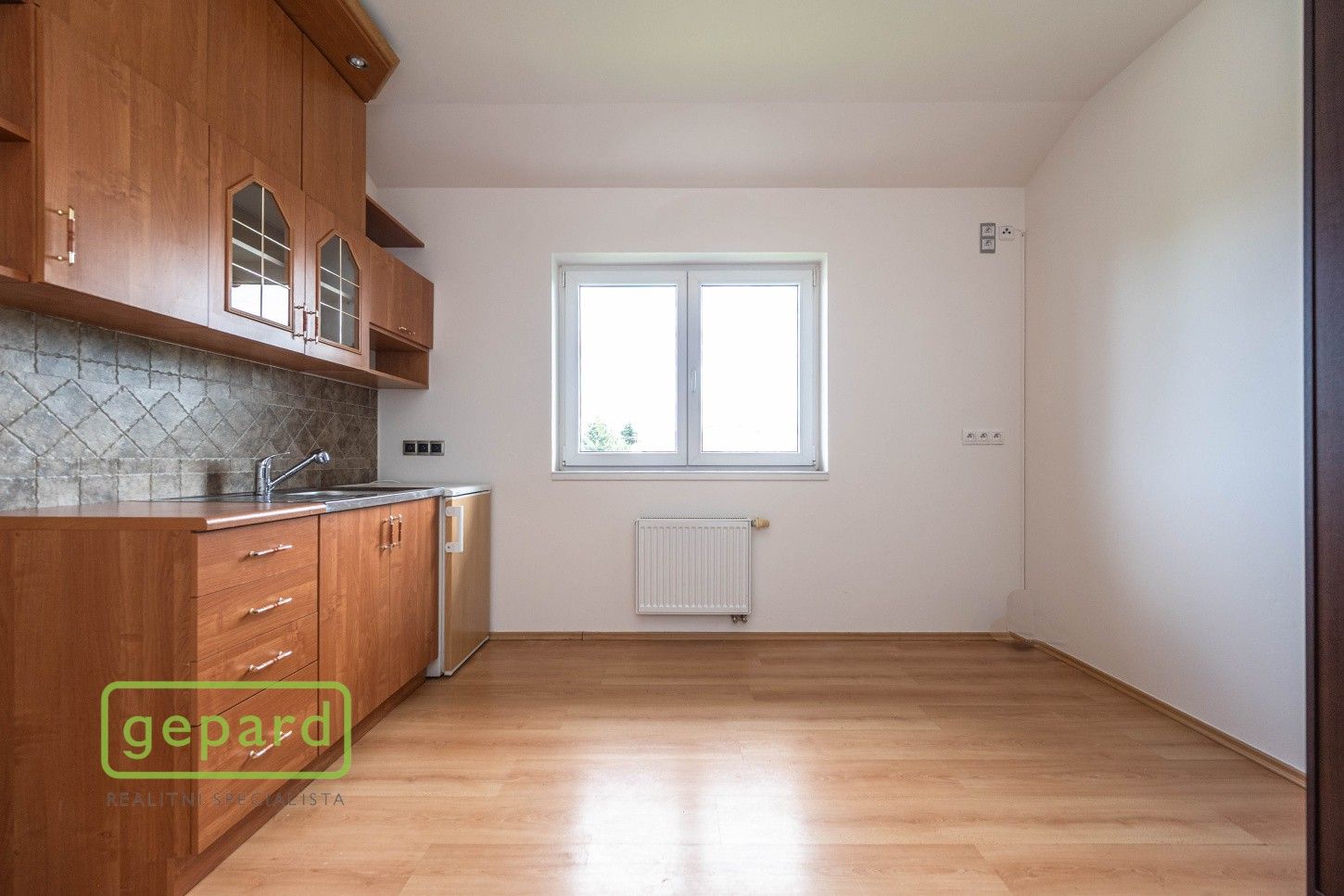 1+kk, Revoluční, Šestajovice, 17 m²