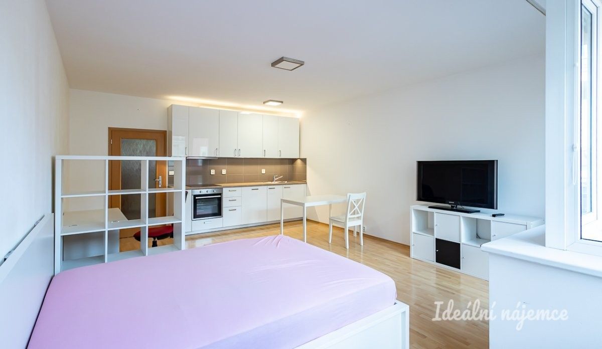 1+kk, Za valem, Praha, 42 m²